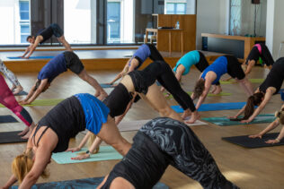 Dzień Jogi 2022 w Pałacu Krzysztofory