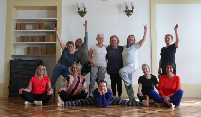 Kurs Jogi dla Seniorów
